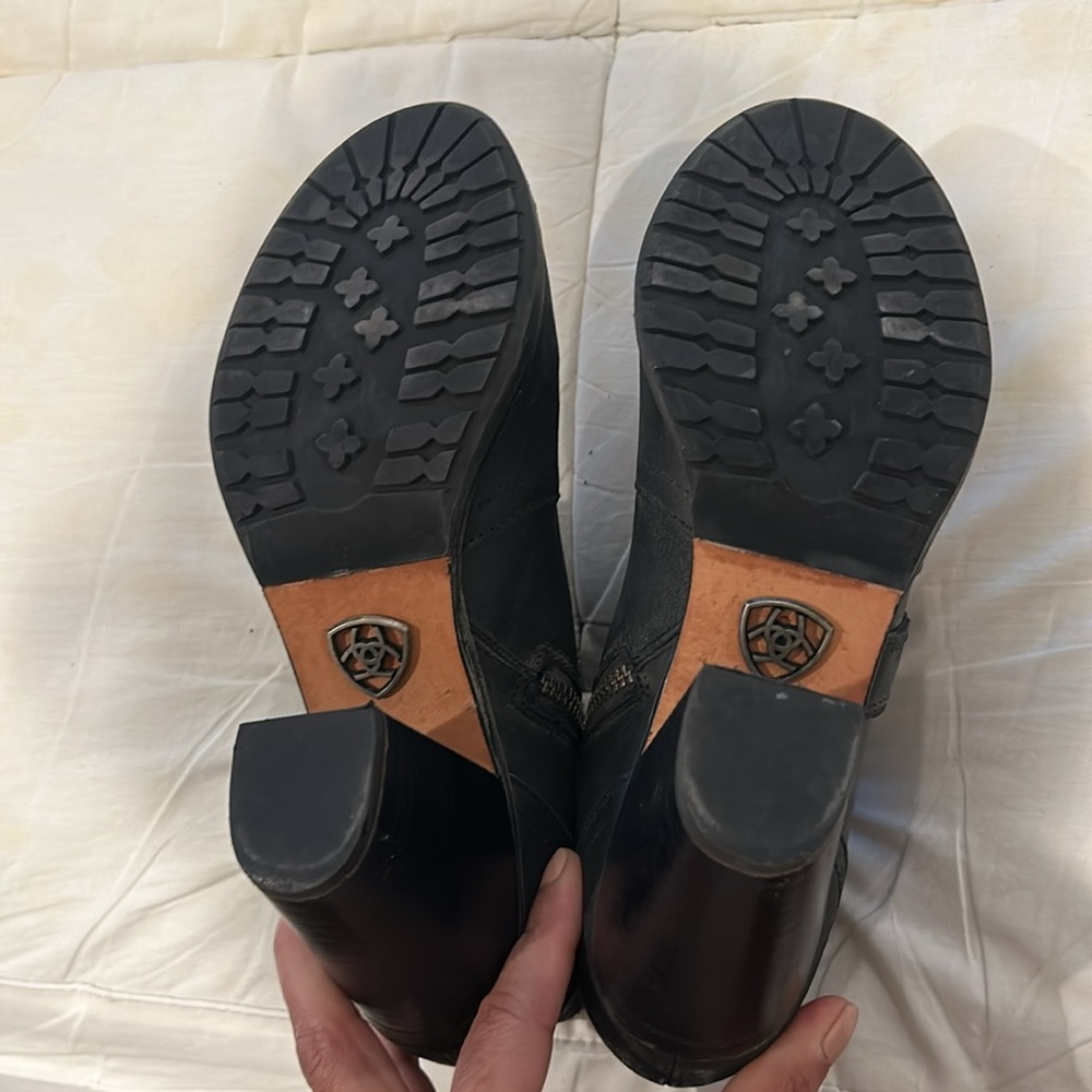 Extremely Comfortable Leather Booties With Zipper… - image 2